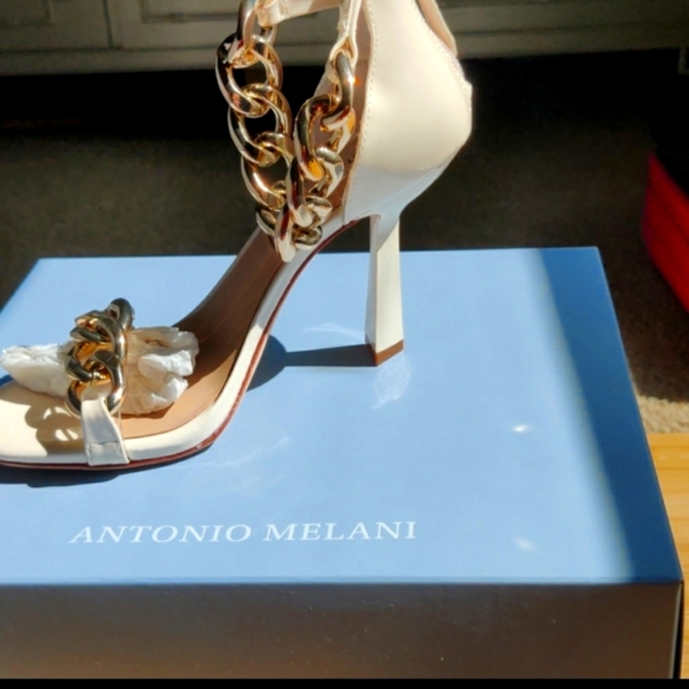 Antonio Melani Chain heels